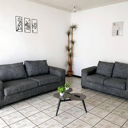 La Casa Rosa Monterrey Villa Екстериор снимка