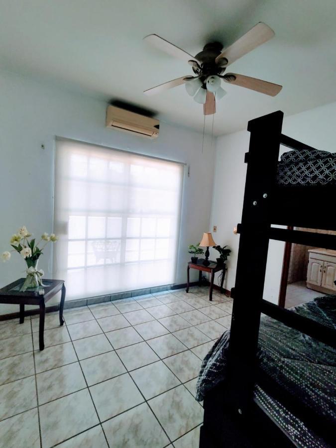 La Casa Rosa Monterrey Villa Екстериор снимка